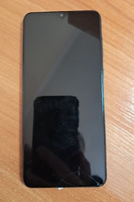 Конфісковане майно за рішенням суду: мобільний телефон марки «SAMSUNG», (ІМЕІ: 352583/79/682275/6 ), із сім картою «Lifecell» № 8938006230064179443, чорного кольору, без зарядного пристрою, б/в.