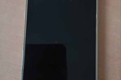 Конфіскація майна: мобільний телефон модель " Samsung", imei – невідомий, золотистого кольору, з пошкодженим екраном, бувший у використанні