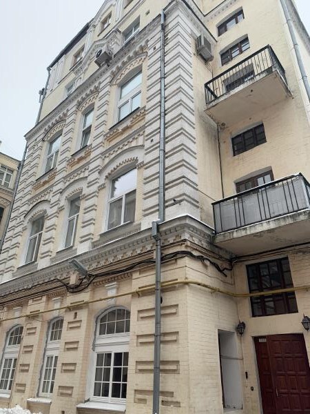 ІПОТЕКА. Шестикімнатна квартира № 28, загальною площею 168,1 кв.м., що розташована за адресою: м. Київ, вул. Лютеранська, буд.33