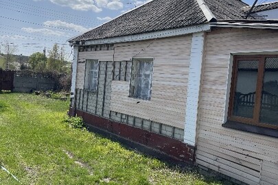 Житловий будинок, заг. пл. 87,8 кв.м. та земельна ділянка, заг. пл. 0,0432 га, к/н 3210600000:01:004:0044, за адресою: Київська обл., м. Бровари, вул. Київська, 53
