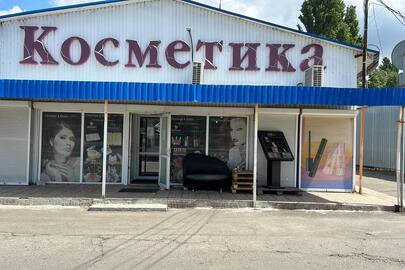 Торгівельна будівля літ. "Р", загальною площею 736,9 кв.м., за адресою: м. Київ, вул. Крайня, буд. 1-Е, РНОНМ 2396084380000