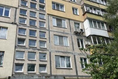 1/3 частка трикімнатної квартири № 60, загальною площею 60,8 кв.м., що розташована за адресою: м. Київ, вул. Лятошинського композитора, буд.4-А, РНОНМ 1384989480000