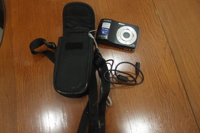 Цифровий фотоапарат “Sony”, модель DSC-S300, в комплекті з чохлом та шнуром