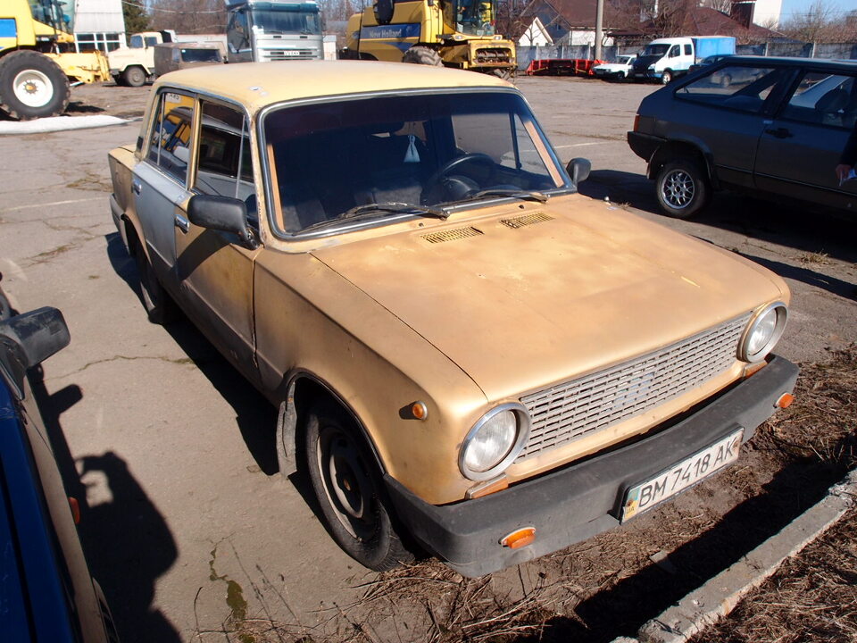 Колісний транспортний засіб ВАЗ-21011 (легковий седан-В), 1976 року випуску, реєстраційний номер ВМ7418АК, кузов № 210112186045