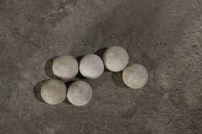 Кулі керамічні діаметром близько 20 мм, вагою 78260,50 кг.