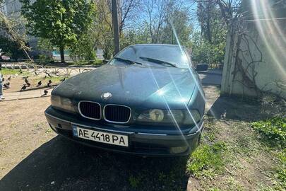 Автомобіль легковий, марка: BMW, модель: 528І, номер кузова: WBADD51010BP00788, колір: зелений, реєстраційний номер: АЕ4418РА, рік виробництва: 1996
