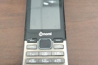 Мобільний телефон «Nomi», імеі: стертий