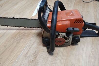 Конфіскація за рішенням суду: бензинова пилка марки «STIHL MS 180/ MS180 С» в задовільному стані, помаранчевого кольору, б/в 