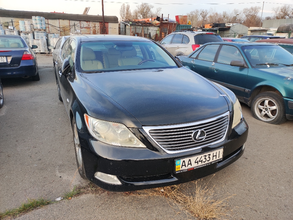 Транспортний засіб автомобіль марки LEXUS, модель LS460L, 2008 року випуску, VIN (номер кузова): JTHGM46F805020617, державний номерний знак АА4433НІ, колір – чорний