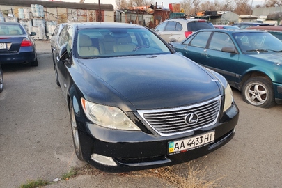 Транспортний засіб автомобіль марки LEXUS, модель LS460L, 2008 року випуску, VIN (номер кузова): JTHGM46F805020617, державний номерний знак АА4433НІ, колір – чорний