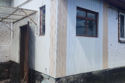 Конфіскація майна згідно вироку: 1/2 частка житлового будинку загальною площею 68,6 кв.м. з надвірними будівлями та спорудами, що розташовані за адресою Чернігівська область, м. Ніжин, вул. Галини Солодовник, 21