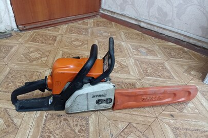Конфіскація за рішенням суду: бензопила марки «STIHL» помаранчевого кольору, б/в