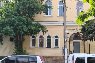 Однокімнатна квартира, загальною площею 31,8 кв.м., житловою площею 25,3 кв.м., що знаходиться за адресою: Харківська обл., м. Харків, вулиця Чигирина Юлія, будинок 13, квартира 45
