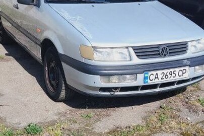 Легковий автомобіль марки Volkswagen Passat, сірого кольору 1994 р.в, державний номер СА2695СР, №кузова WVWZZZ33ZCD019913