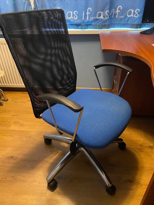 Крісло офісне, чорно-сірого кольору