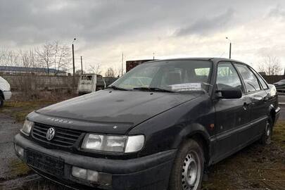 Автомобіль легковий марки Volkswagen PASSAT, VIN-код- WVWZZZ3AZRB104281, реєстраційний номер PL LLB41583, 1994 року випуску