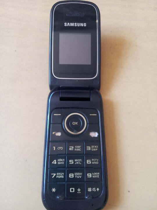 Мобільний телефон Samsung GT-E1195 (ALO) в корпусі червоного кольору,  imei:357663040991170, 1 од.,б/в.