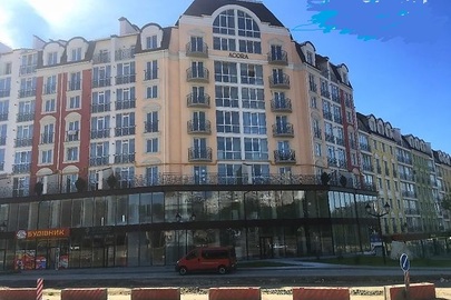 Трикімнатна квартира, загальною площею 92,10 кв.м.,  за адресою: м.Хмельницький, вул. Січових Стрільців, 2/3, кв.18