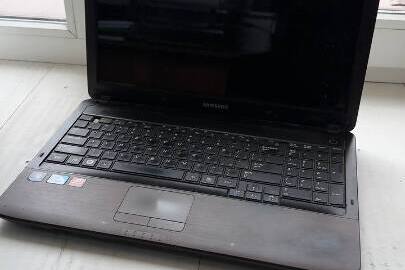 Конфісковане майно за рішенням суду: ноутбук марки ''Samsung'' та кабель до нього, б/в.