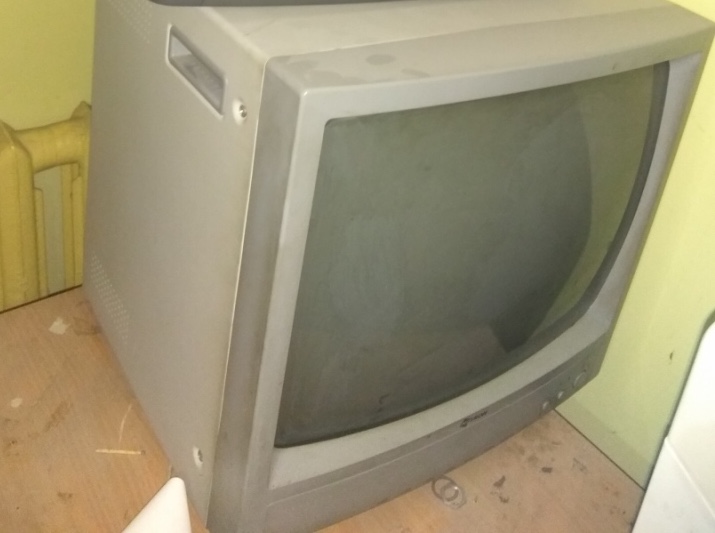 Телевізор Hi-tron, сірого кольору