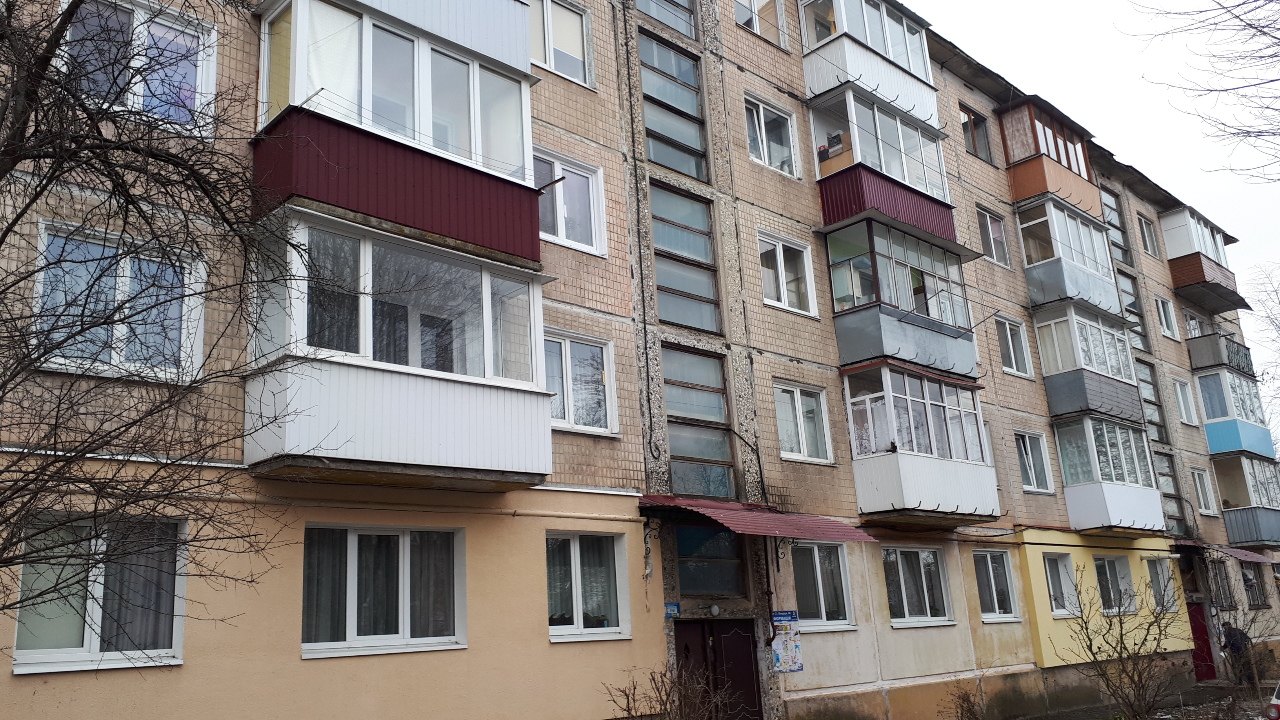 Двохкімнатна квартира, загальною площею 45.5 кв.м, що знаходиться за адресою : Тернопільська обл., м. Тернопіль, вул. Степана Бандери , будинок 86, квартира 56