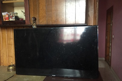 Кольоровий телевізор марки SAMSUNG, чорного кольору