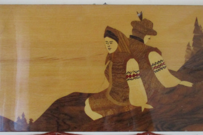 Картина деревяна, покрита лаком, на картині зображена пара гуцулів, Б/К