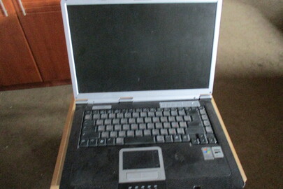 Ноутбук сірого кольору марки Cytron TCM, с/н NB41W7MNY0YC, б/к, робочий стан не перевірявся, відсутній кабель живлення