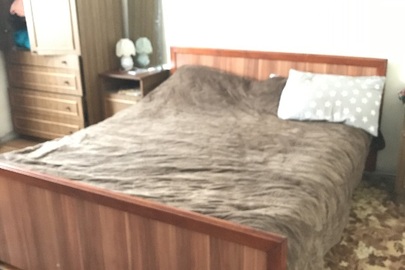 Деревяне ліжко, двоспальне, коричневого кольору