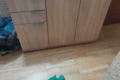 Комод, світлого кольору, б/в