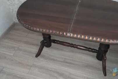 Стіл обідній, темно-коричневого кольору, б/в