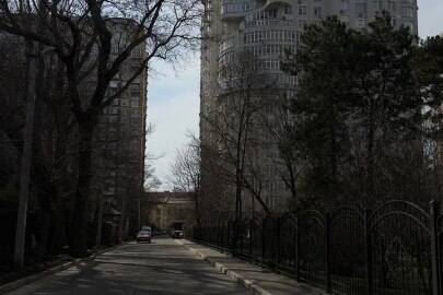 1/2 частка трикімнатної квартири загальною площею 115,8 кв.м. за адресою: Одеська обл., м. Одеса, бульвар Французький, будинок 22, корп. 1, кв. 98