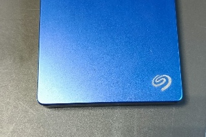 Майно конфісковане за рішенням суду: зовнішній жорсткий диск (HDD) марки Seagate, б/в