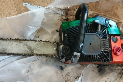 Майно конфісковане за рішенням суду: бензопила марка та модель невідомі, б/в