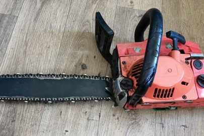 Майно конфісковане за рішенням суду: бензопила марка та модель невідомі, б/в