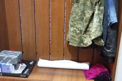 Конфіскація майна за виконавчим листом:прихожа, б/в
