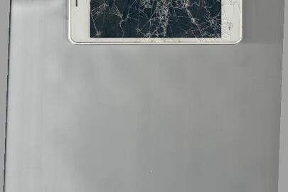 Мобільний телефон "SGM", модель: xxl-bo9-s47.0, бувший у використані, пошкоджений дисплей