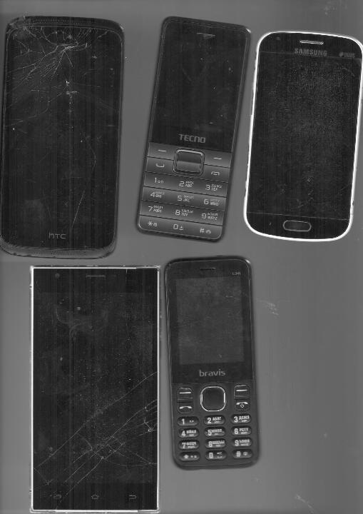 Мобільні телефони у кількості 5 шт., б/в