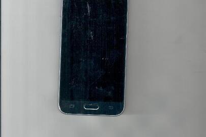 Мобільний телефон моделі "Samsung SM-J120H" в корпусі чорного кольору, з акумуляторною батареєю ІМЕІ 359766/08/854115/9 та 359767/08/85/115/7 бувший у використанні