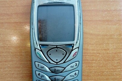 Мобільний телефон «Nokia» , cіро-білого кольору, б/в