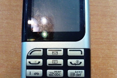 Мобільний телефон «Alcatel», чорно-сірого кольору, б/в