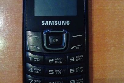 Мобільний телефон «Samsung GT-E 1200», б/в, чорного кольору
