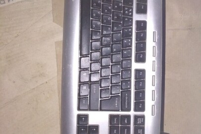 Клавіатура у кількості 1 шт.