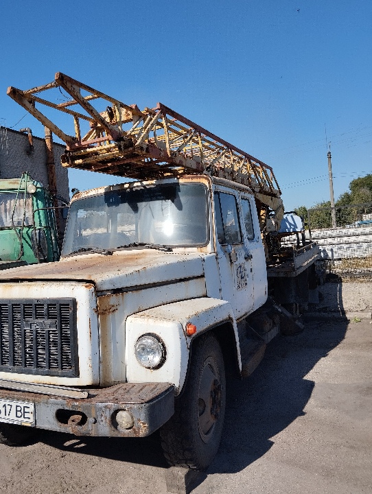 Вантажний автопідйомник АП 1804 марки ГАЗ модель 3307-12, ДНЗ АР3617ВЕ, 2006 р. в., білого кольору, VIN № Х9633070060907572, кузов № 33070060106478