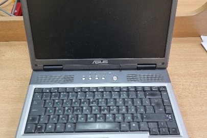 Ноутбук марки "Asus", модель "A9RP", S/N: 71N0AS091413, б/в, зарядний пристрій наявний, ноутбук не вмикається