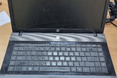 Ноутбук марки "HP", модель "625", S/N: CNU0430LG3, б/в, зарядний пристрій від марки "LG", батарея відсутня, пристрій не вмикається
