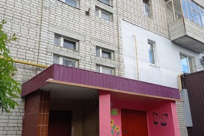 1/12 та 1/4 однокімнатної квартири, загальною площею 36.3 кв.м., що знаходиться за адресою: м. Черкаси, вул. Нижня Горова, буд. 70, кв. 77