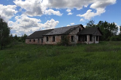 Нежитлова будівля, будинок тваринників (позначений на плані літерами Е-1, е-1, Е1-1), загальною площею 264,8 кв.м, що розташований за адресою: Чернігівська обл., Ріпкинський р-н, с. Грабів, вулиця Шевченка, будинок 12е