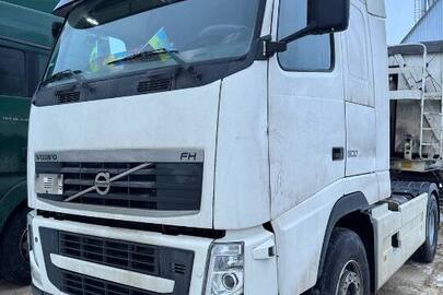 Автомобіль VOLVO FH 500, 2012 року випуску, білого кольору, реєстраційний номер CB9902EC, VIN/номер шасі (кузова, рами): YV2AG30A5CB635109