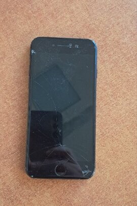Конфіскація майна за рішенням суду: iPhone 7 чорного кольору б/в